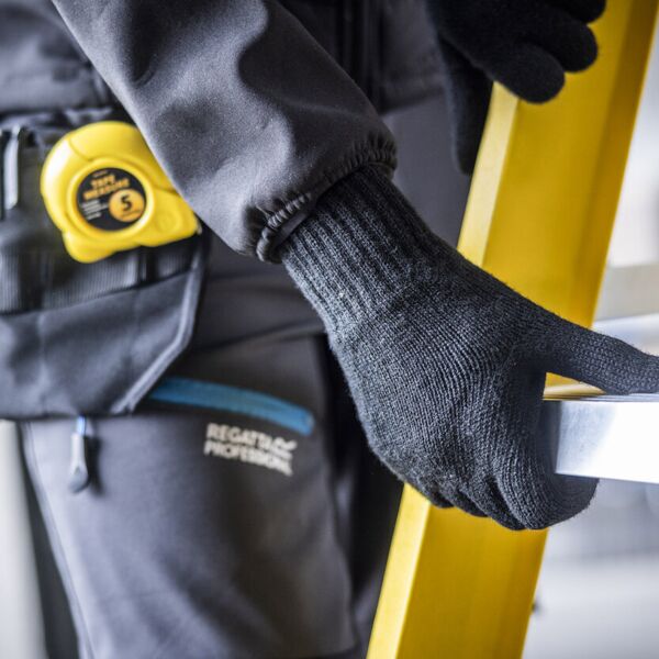 Knitted gloves Thumbnail